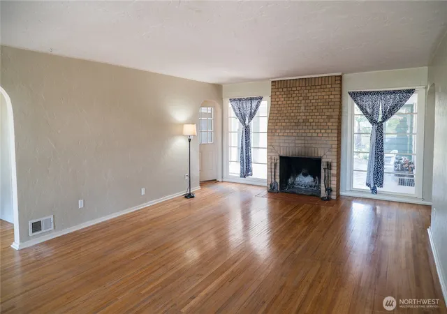 Photo 3 of Multi family home for sale at 1264 Boyer Ave, Walla Walla, WA 99362 | MLS# NWM2525286 | Listing updated on 2026-09-21