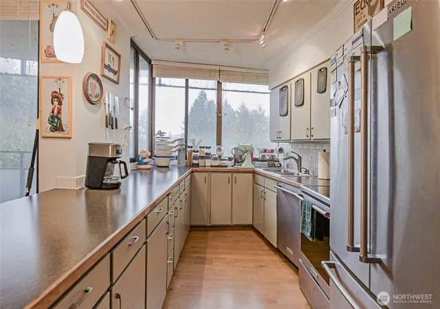 Photo 4 of Condo for sale at 1910 Evergreen Park Dr SW #302, Olympia, WA 98502 | MLS# NWM2525324 | Listing updated on 2026-10-02