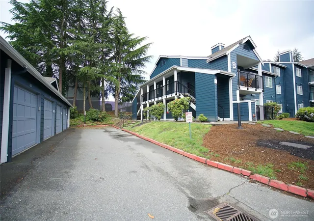 Photo 3 of Condo for sale at 215 SW 100th Street #B-102, Everett, WA 98204 | MLS# NWM2525418 | Listing updated on 2026-09-21