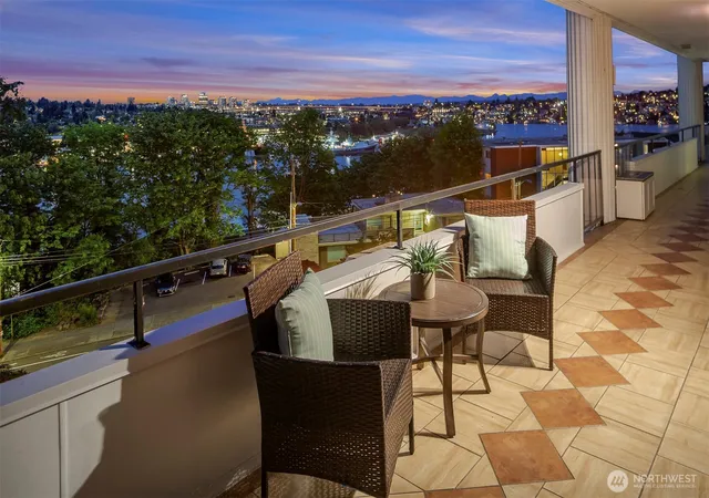 Photo 2 of Condo for sale at 2565 Dexter Ave N #303, Seattle, WA 98109 | MLS# NWM2525421 | Listing updated on 2026-09-21