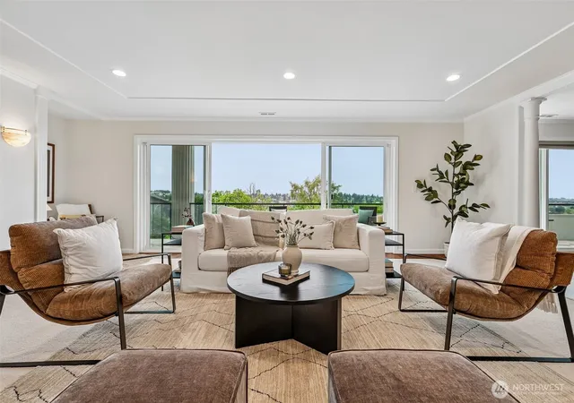 Photo 4 of Condo for sale at 2565 Dexter Ave N #303, Seattle, WA 98109 | MLS# NWM2525421 | Listing updated on 2026-09-21