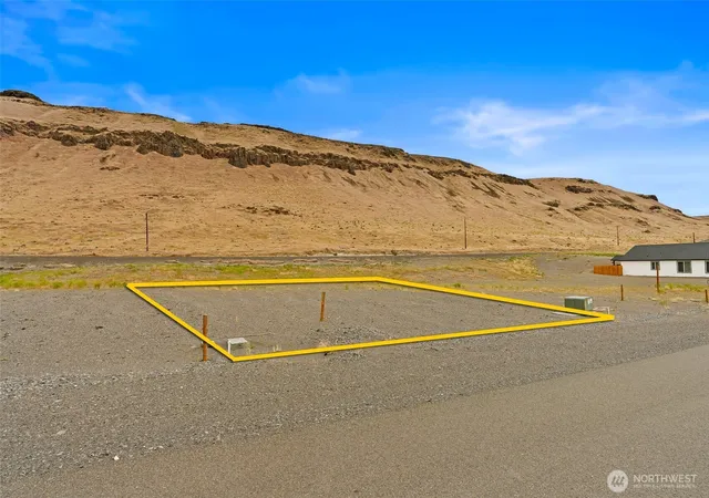 Photo 3 of Land for sale at 501 Bridgeview Dr, Vantage, WA 98950 | MLS# NWM2525424 | Listing updated on 2026-09-21