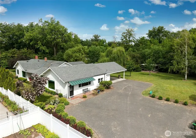 Photo 2 of Single family home for sale at 1167 Woodlawn St, Walla Walla, WA 99362 | MLS# NWM2525437 | Listing updated on 2026-09-21
