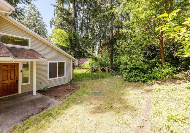 Photo 3 of Single family home for sale at 7201 9th Court SE, Lacey, WA 98503 | MLS# NWM2525438 | Listing updated on 2026-09-21