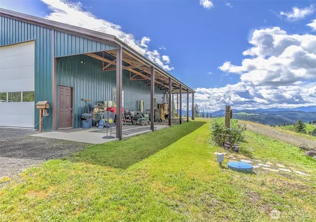 Photo 3 of Single family home for sale at 1631 Bonanza Hl Rd #P, Evans, WA 99126 | MLS# NWM2525448 | Listing updated on 2026-09-21