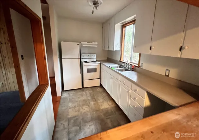 Photo 4 of Single family home for sale at 140 Maple Way, Packwood, WA 98361 | MLS# NWM2525465 | Listing updated on 2026-09-25