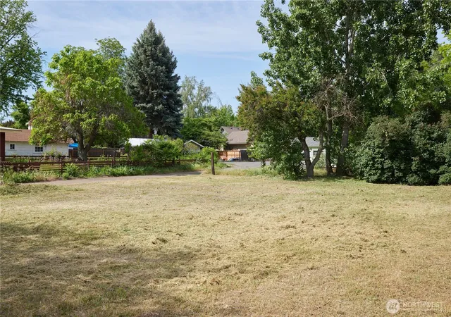 Photo 4 of Land for sale at 712 S Park St, Walla Walla, WA 99362 | MLS# NWM2525469 | Listing updated on 2026-09-21