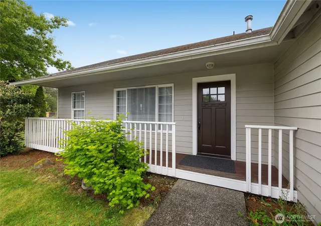 Photo 2 of Single family home for sale at 1323 Scarlet Oak Dr Se, Lacey, WA 98503 | MLS# NWM2525500 | Listing updated on 2026-09-21