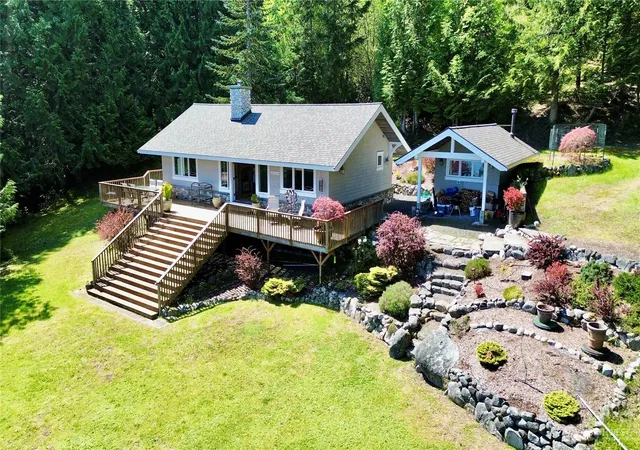 Photo 2 of Single family home for sale at 92 Flagpoint Ln, Friday Harbor, WA 98250 | MLS# NWM2525585 | Listing updated on 2026-09-21