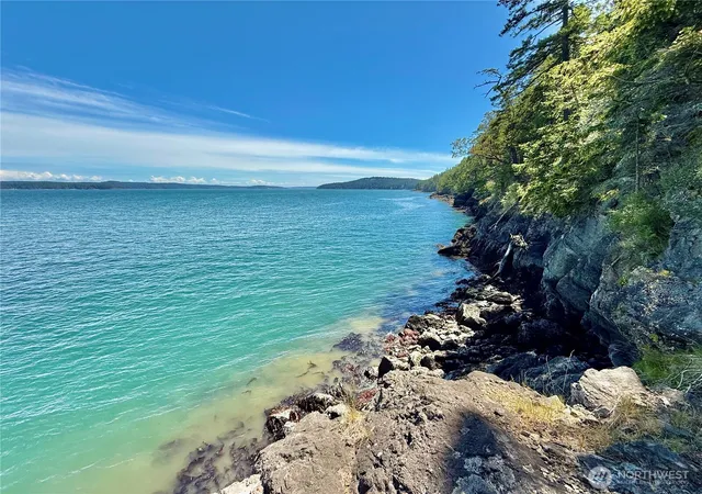 Photo 4 of Single family home for sale at 92 Flagpoint Ln, Friday Harbor, WA 98250 | MLS# NWM2525585 | Listing updated on 2026-09-21