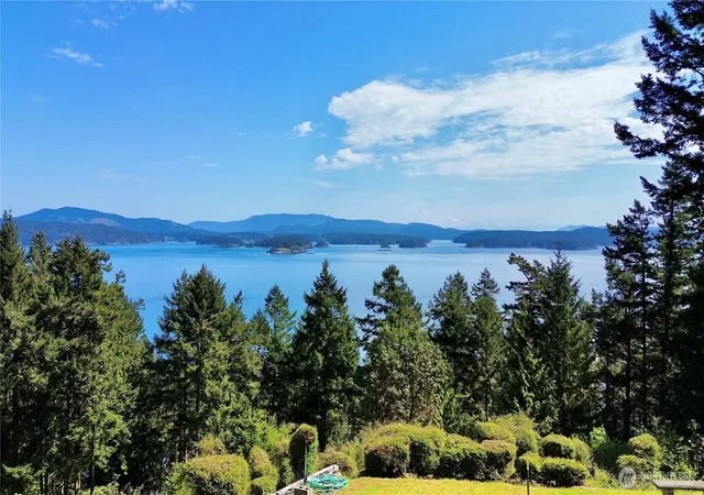 Photo 3 of Single family home for sale at 92 Flagpoint Ln, Friday Harbor, WA 98250 | MLS# NWM2525585 | Listing updated on 2026-09-21