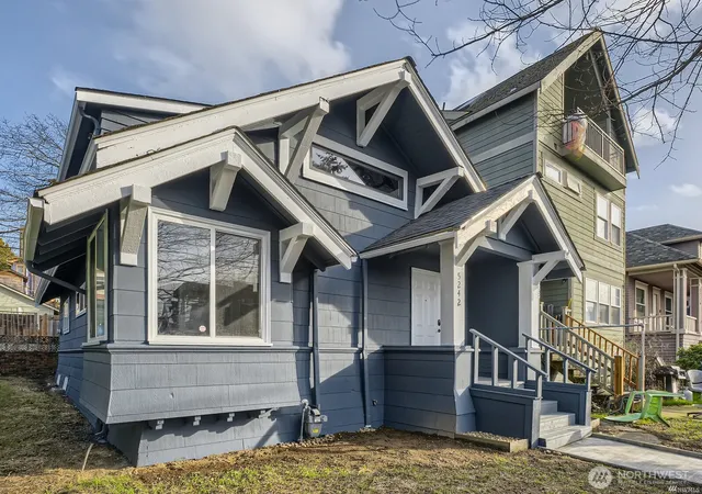 Photo 1 of Single family home for sale at 5242 11 Avenue Ne, Seattle, WA 98105 | MLS# NWM2525586 | Listing updated on 2026-10-07