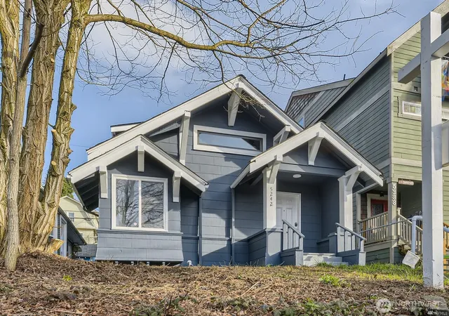 Photo 2 of Single family home for sale at 5242 11 Avenue Ne, Seattle, WA 98105 | MLS# NWM2525586 | Listing updated on 2026-10-07