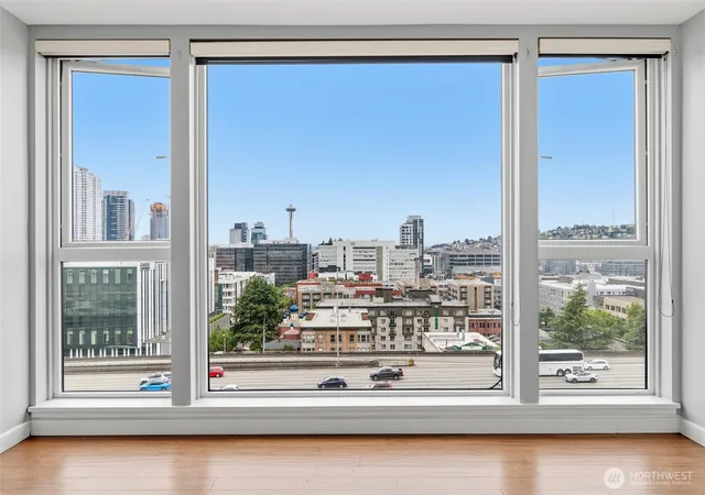 Photo 4 of Condo for sale at 400 Melrose Ave E #204, Seattle, WA 98102 | MLS# NWM2525594 | Listing updated on 2026-09-21