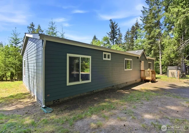 Photo 3 of Manufactured home for sale at 29377 Scenic Dr NE, Poulsbo, WA 98370 | MLS# NWM2525638 | Listing updated on 2026-10-01