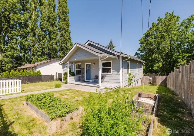 Photo 2 of Single family home for sale at 918 Ellinor Ave, Shelton, WA 98584 | MLS# NWM2525643 | Listing updated on 2026-09-21