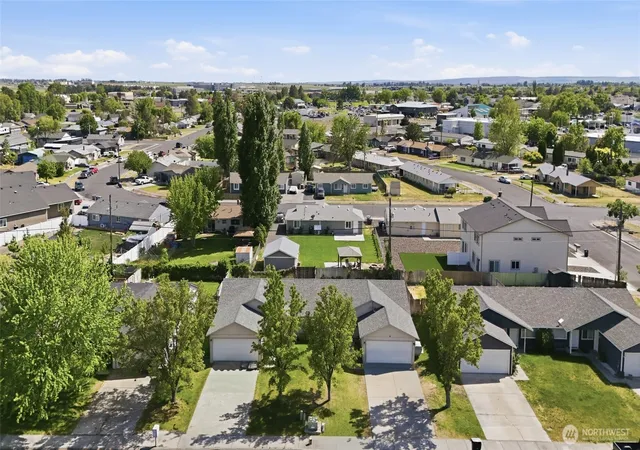 Photo 2 of Multi family home for sale at 905 907 Ball Ct, Moses Lake, WA 98837 | MLS# NWM2525662 | Listing updated on 2026-09-21