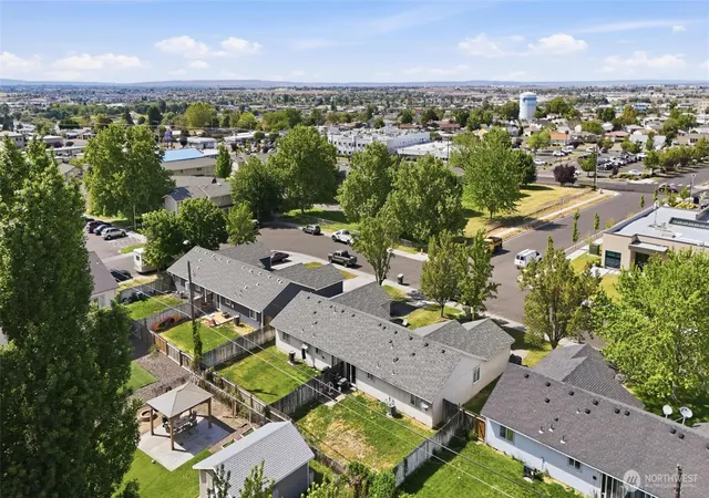 Photo 4 of House for sale at 905 907 Ball Ct, Moses Lake, WA 98837 | MLS# NWM2525662 | Listing updated on 2026-09-21