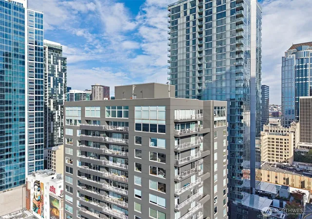 Photo 2 of Condo for sale at 1415 2nd Avenue #1404, Seattle, WA 98101 | MLS# NWM2525686 | Listing updated on 2026-09-21