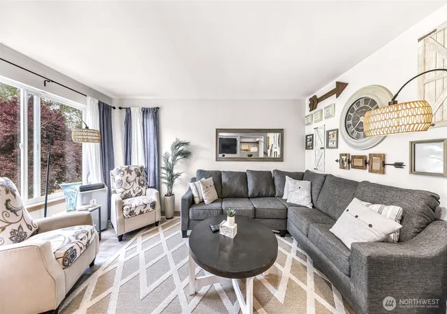 Photo 4 of Condo for sale at 2210 Grade Rd #4, Lake Stevens, WA 98258 | MLS# NWM2525706 | Listing updated on 2026-09-21