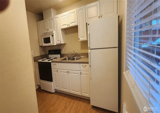 Photo 4 of House for sale at 11901 Ainsworth Ave S, Tacoma, WA 98444 | MLS# NWM2525707 | Listing updated on 2026-09-21