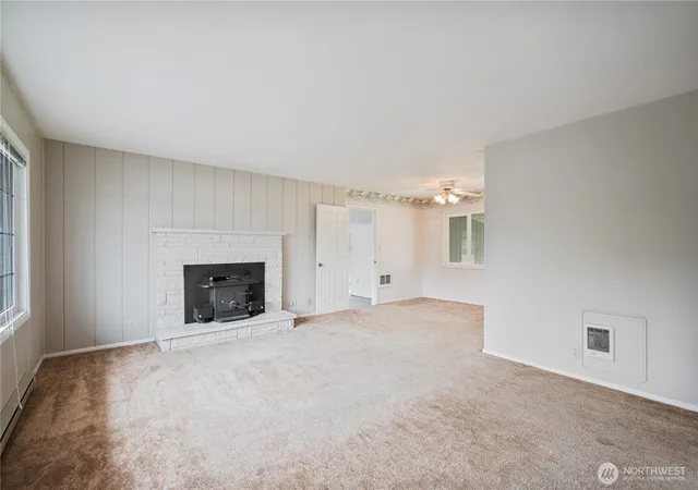 Photo 3 of Single family home for sale at 933 S Nevada Dr, Longview, WA 98632 | MLS# NWM2525714 | Listing updated on 2026-10-01