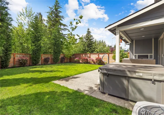 Photo 3 of Sale Pending at 14622 199th Avenue E, Bonney Lake, WA 98391 | MLS# NWM2525728 | Listing updated on 2026-09-25