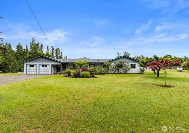 Photo 2 of Sale Pending at 2633 Ivy St, Port Townsend, WA 98368 | MLS# NWM2525789 | Listing updated on 2026-09-23