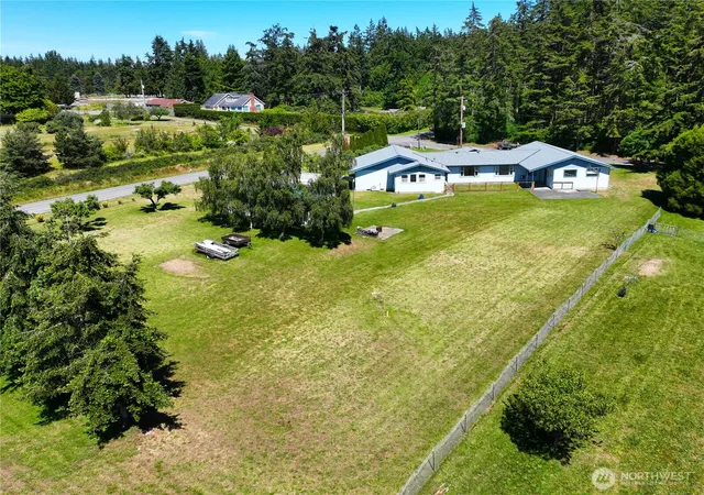 Photo 3 of Sale Pending at 2633 Ivy St, Port Townsend, WA 98368 | MLS# NWM2525789 | Listing updated on 2026-09-23