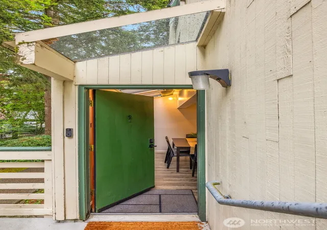 Photo 4 of Condo for sale at 1019 156th Avenue NE #B2, Bellevue, WA 98007 | MLS# NWM2525866 | Listing updated on 2026-10-01