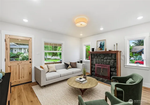 Photo 3 of Single family home for sale at 1519 N Alder St, Tacoma, WA 98406 | MLS# NWM2525892 | Listing updated on 2026-09-24