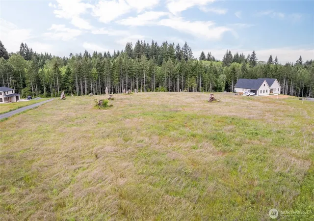 Photo 3 of Single family home for sale at 214 Ash Mountain Dr, Castle Rock, WA 98611 | MLS# NWM2525943 | Listing updated on 2026-09-21