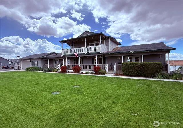 Photo 1 of Sale Pending at 7890 Stonecrest Rd Ne, Moses Lake, WA 98837 | MLS# NWM2525977 | Listing updated on 2026-10-02