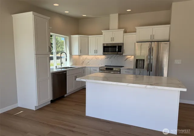 Photo 4 of Single family home for sale at 621 La Fiesta St, Coupeville, WA 98239 | MLS# NWM2525989 | Listing updated on 2026-09-21