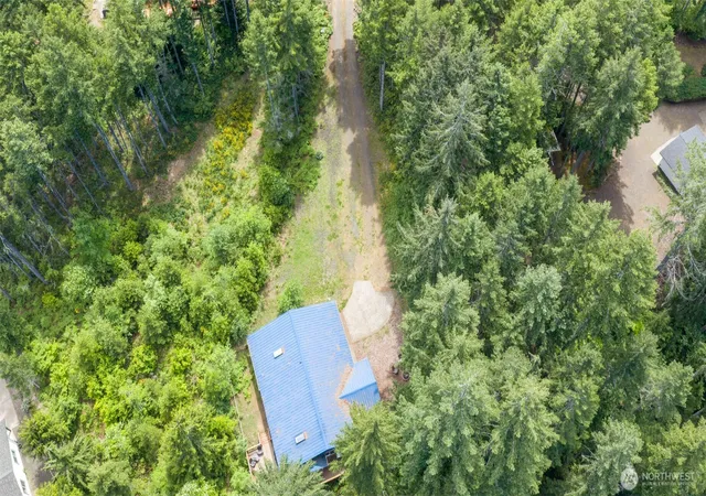 Photo 2 of Single family home for sale at 70 N Beaver Pl, Hoodsport, WA 98548 | MLS# NWM2526031 | Listing updated on 2026-09-21