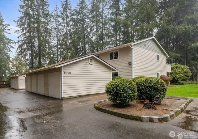 Photo 3 of Sale Pending at 4623 Grandview Dr W #D, Tacoma, WA 98466 | MLS# NWM2526039 | Listing updated on 2026-09-25
