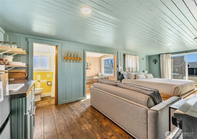 Photo 3 of Sale Pending at 105 Ocean Beach Blvd S #8, Long Beach, WA 98631 | MLS# NWM2526040 | Listing updated on 2026-09-26