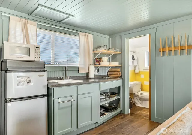 Photo 4 of Sale Pending at 105 Ocean Beach Blvd S #8, Long Beach, WA 98631 | MLS# NWM2526040 | Listing updated on 2026-09-26