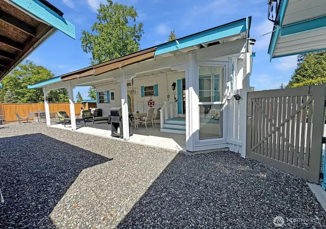Photo 2 of Manufactured home for sale at 5001 Bay Rd #D3, Blaine, WA 98230 | MLS# NWM2526088 | Listing updated on 2026-09-21