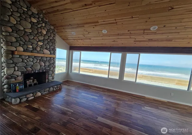 Photo 3 of Single family home for sale at 2629 W Beach Rd, Oak Harbor, WA 98277 | MLS# NWM2526145 | Listing updated on 2026-09-21