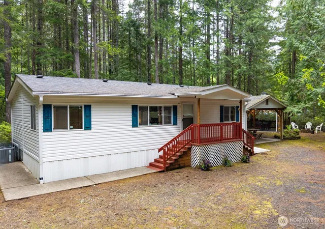 Photo 1 of Single family home for sale at 10 N Duckabush Dr W, Hoodsport, WA 98548 | MLS# NWM2526166 | Listing updated on 2026-09-21