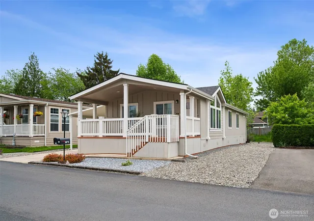 Photo 2 of Manufactured home for sale at 1226 Maple Dr, Enumclaw, WA 98022 | MLS# NWM2526174 | Listing updated on 2026-09-21
