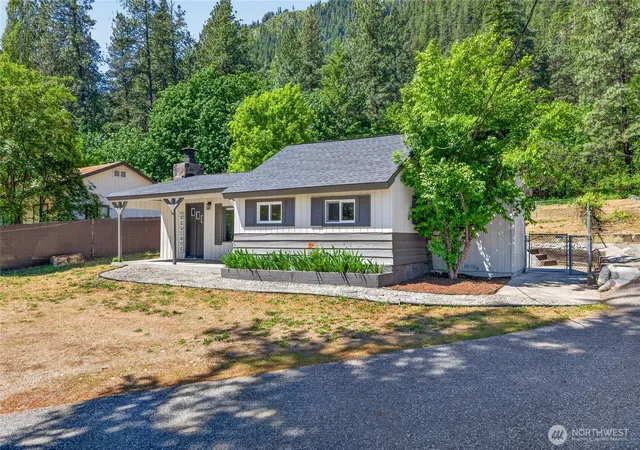 Photo 4 of Single family home for sale at 8494 Icicle Rd, Leavenworth, WA 98826 | MLS# NWM2526183 | Listing updated on 2026-09-21