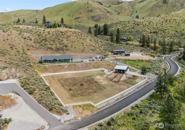 Photo 2 of Single family home for sale at 26 Corral Crk Dr, Orondo, WA 98843 | MLS# NWM2526205 | Listing updated on 2026-09-21