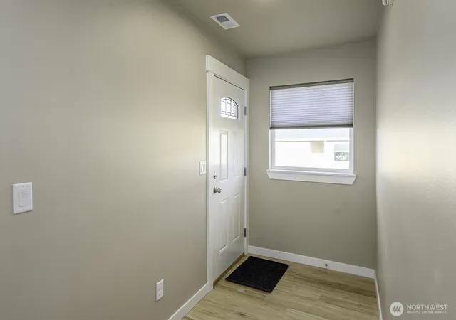 Photo 4 of Single family home for sale at 123 E 9th Avenue #50, Moses Lake, WA 98837 | MLS# NWM2526212 | Listing updated on 2026-10-15
