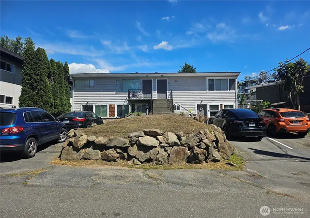 Photo 2 of Multi family home for sale at 912 Glennwood Ave Ne, Renton, WA 98056 | MLS# NWM2526238 | Listing updated on 2026-09-21