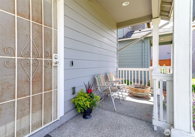 Photo 4 of Single family home for sale at 4712 Ct R, Tacoma, WA 98404 | MLS# NWM2526253 | Listing updated on 2026-09-21