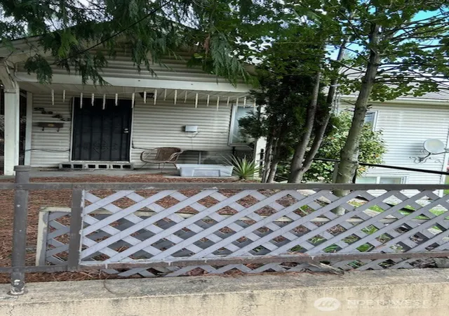 Land for sale at 2816 SW Dakota St, Seattle, WA 98126 | MLS# NWM2526266