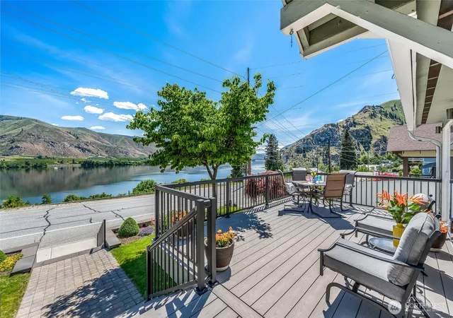 Photo 2 of Single family home for sale at 2548 Entiat Way, Entiat, WA 98822 | MLS# NWM2526285 | Listing updated on 2026-09-21