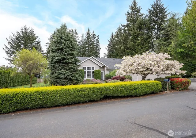 Photo 4 of Single family home for sale at 801 Jewil Dr, Fox Island, WA 98333 | MLS# NWM2526298 | Listing updated on 2026-09-21